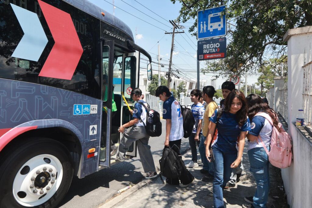 Alcanza Regio Ruta 100 mil usuarios
