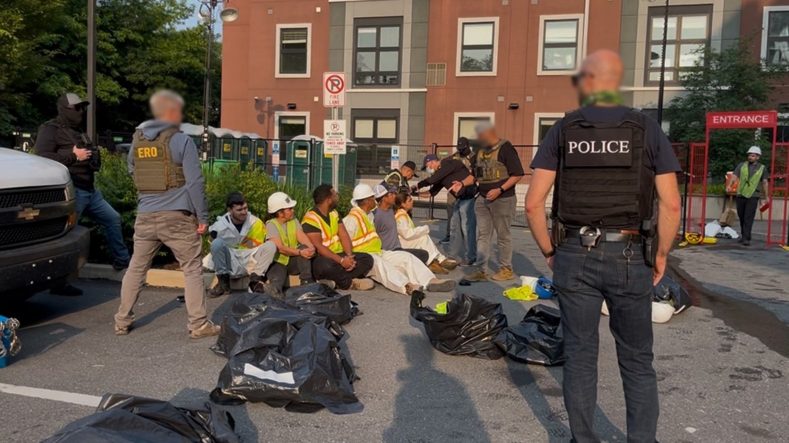 hispanos-detenidos-ice-pa