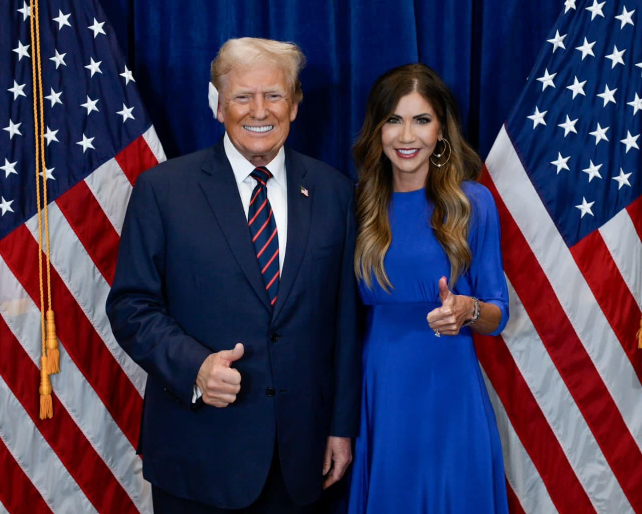 Kristi Noem presume cifra récord de migrantes que se autodeportan de EU