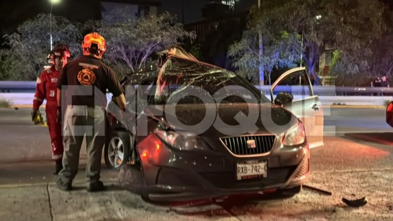 Accidente en Félix U. Gómez deja un joven muerto y otro herido en Monterrey