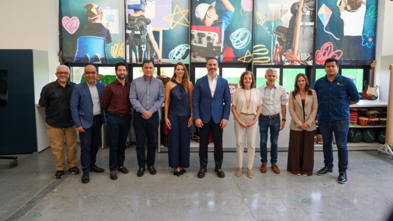 Visita Adrían el Instituto Nuevo Amanecer ABP en Monterrey