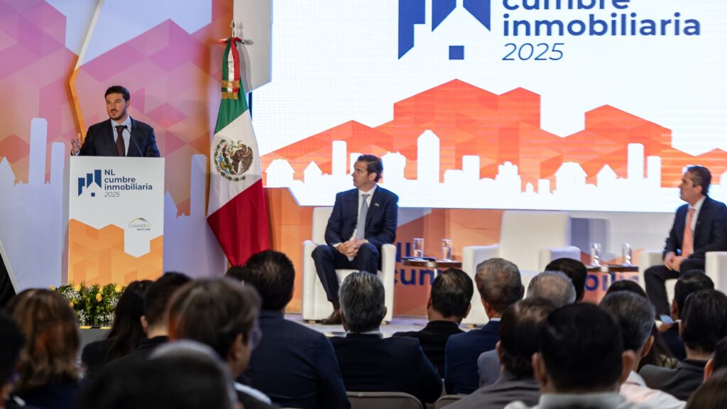 Inaugura Samuel la NL Cumbre Inmobiliaria 2025 en Monterrey