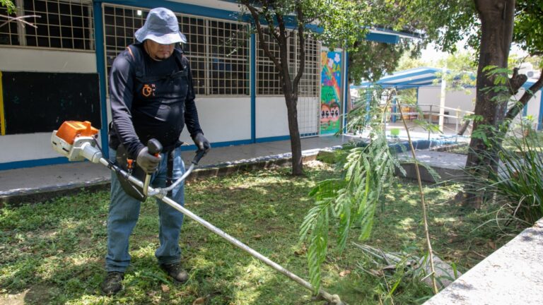 Refuerza Educación de NL mantenimiento en escuelas