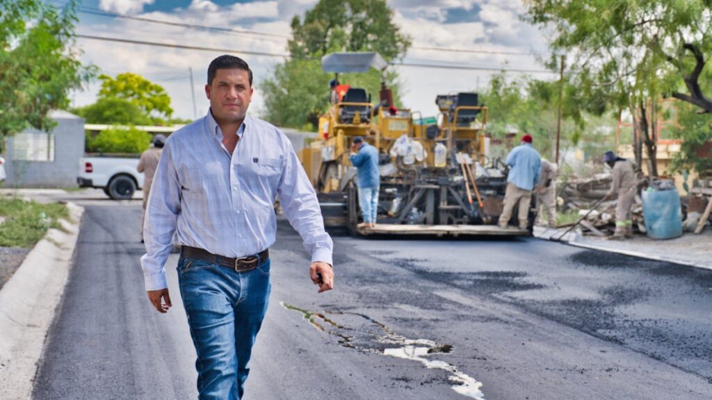 Supervisa Raúl Cantú 13 mil metros cuadrados de pavimentación