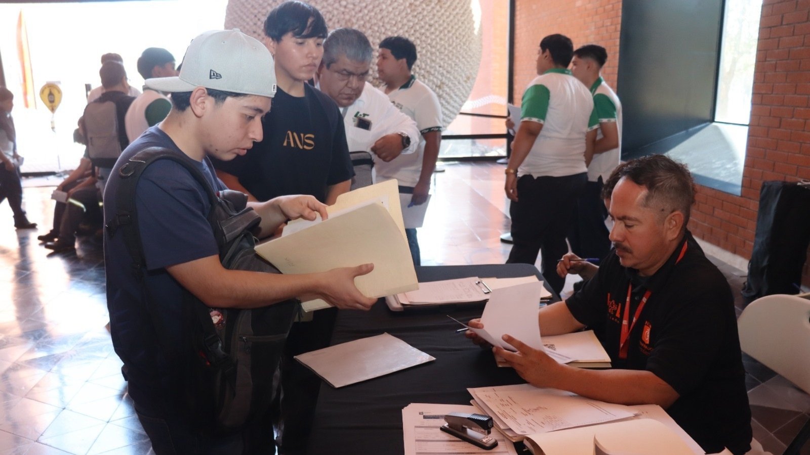 Ofrece NL becas gratuitas para curso de electromovilidad