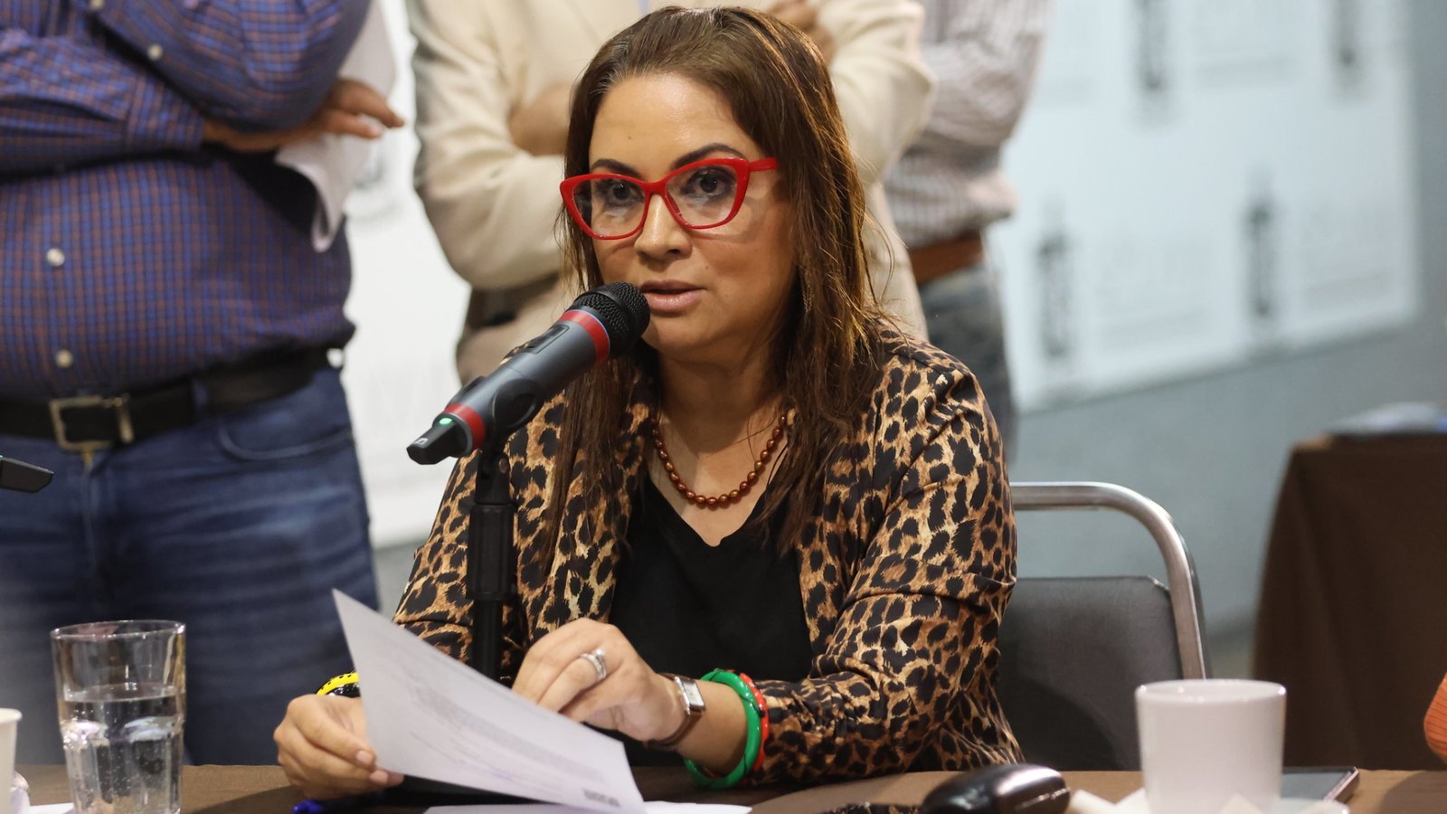 Piden salida definitiva de Juan Ignacio Barragán de AyD