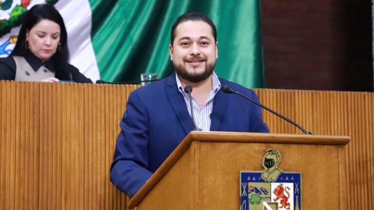 Aprobada iniciativa que garantiza uniformes a deportistas de Nuevo León