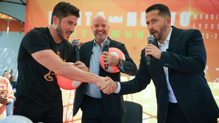 Inaugura Samuel cancha escolar en Guadalupe y arranca “Ponte Nuevo, Ponte Mundial”