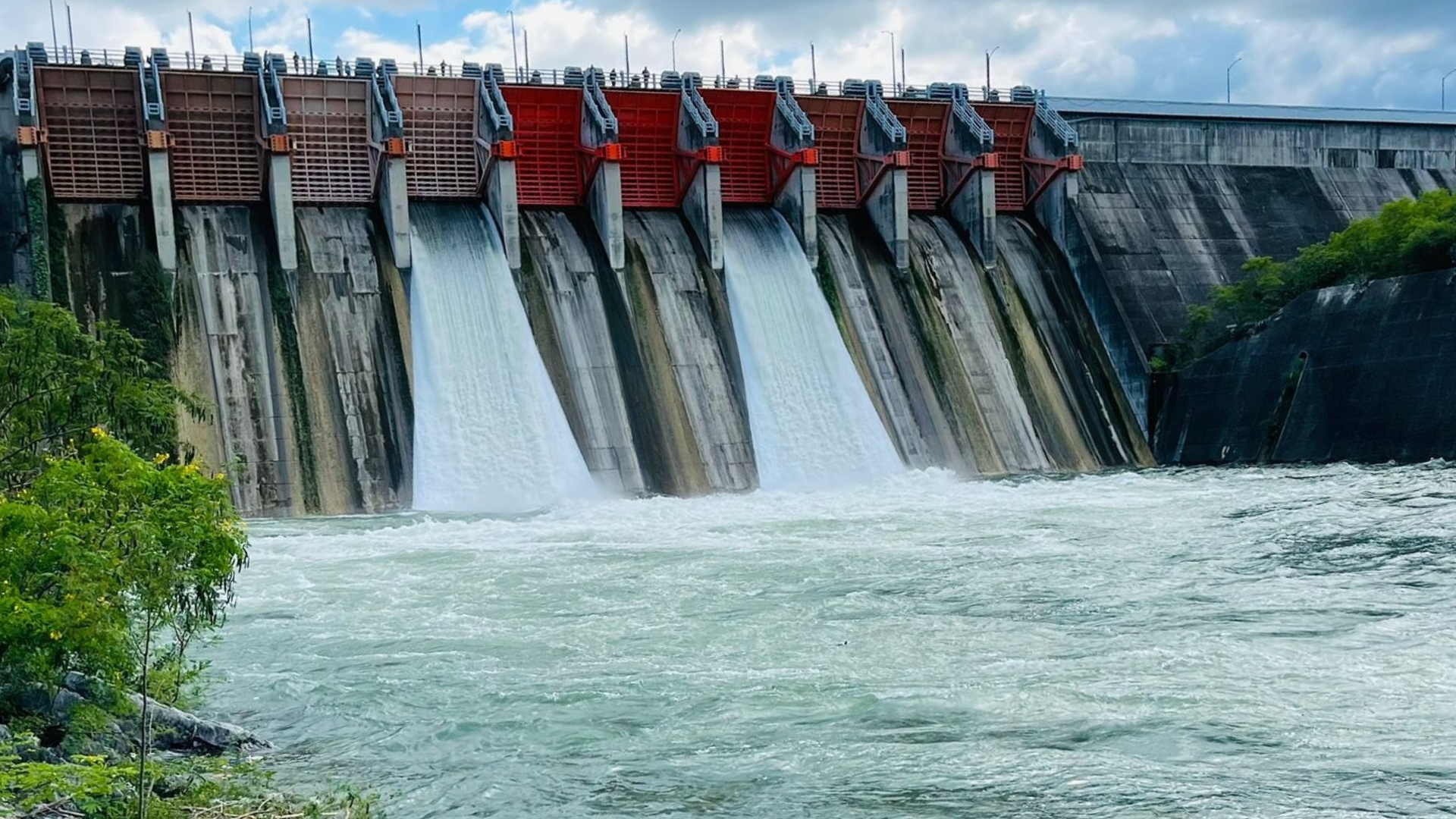 Supervisa Samuel presas tras lluvias; La Boca supera 100% de llenado