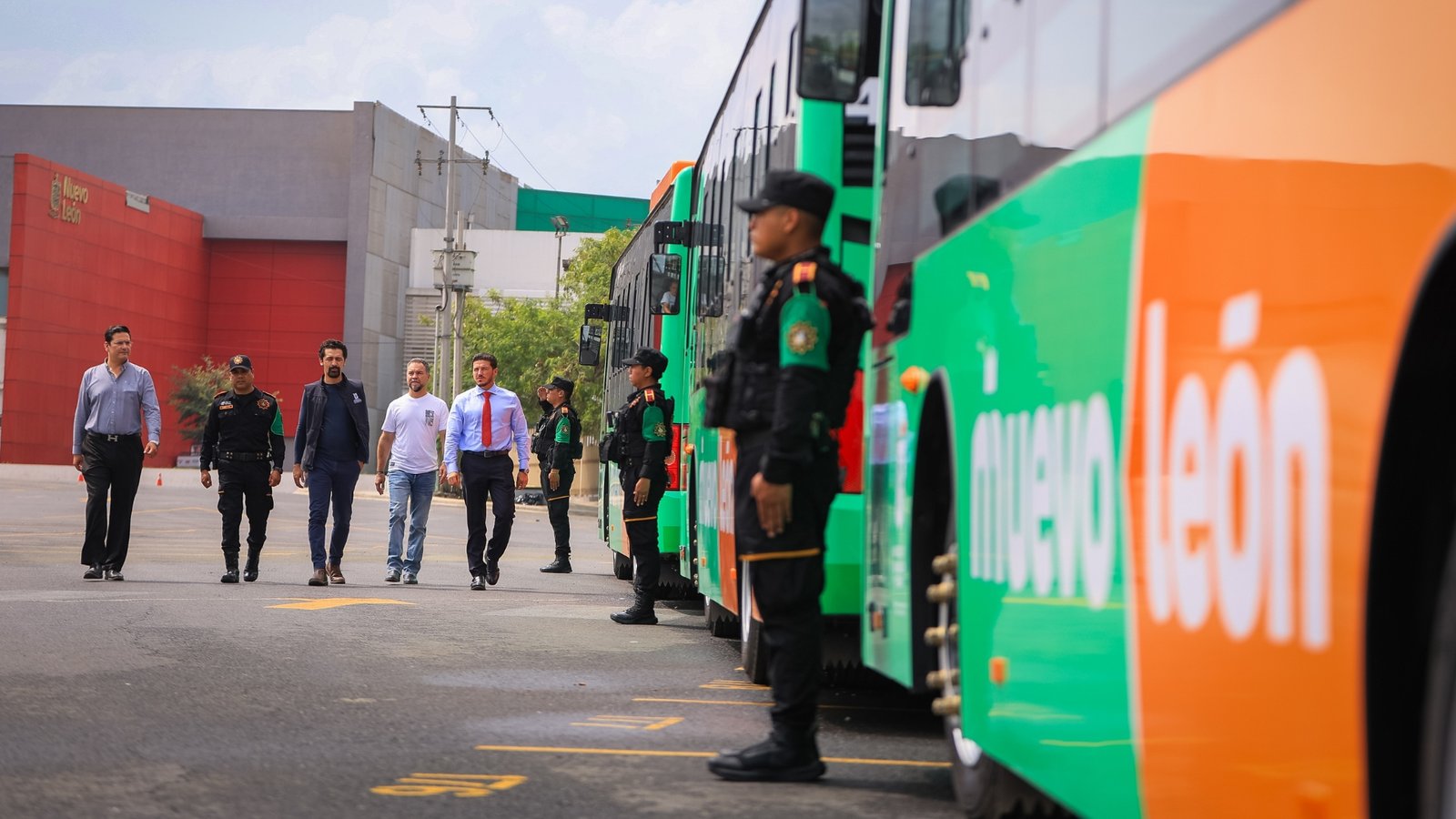 Suma División de FC 180 detenidos en transporte público