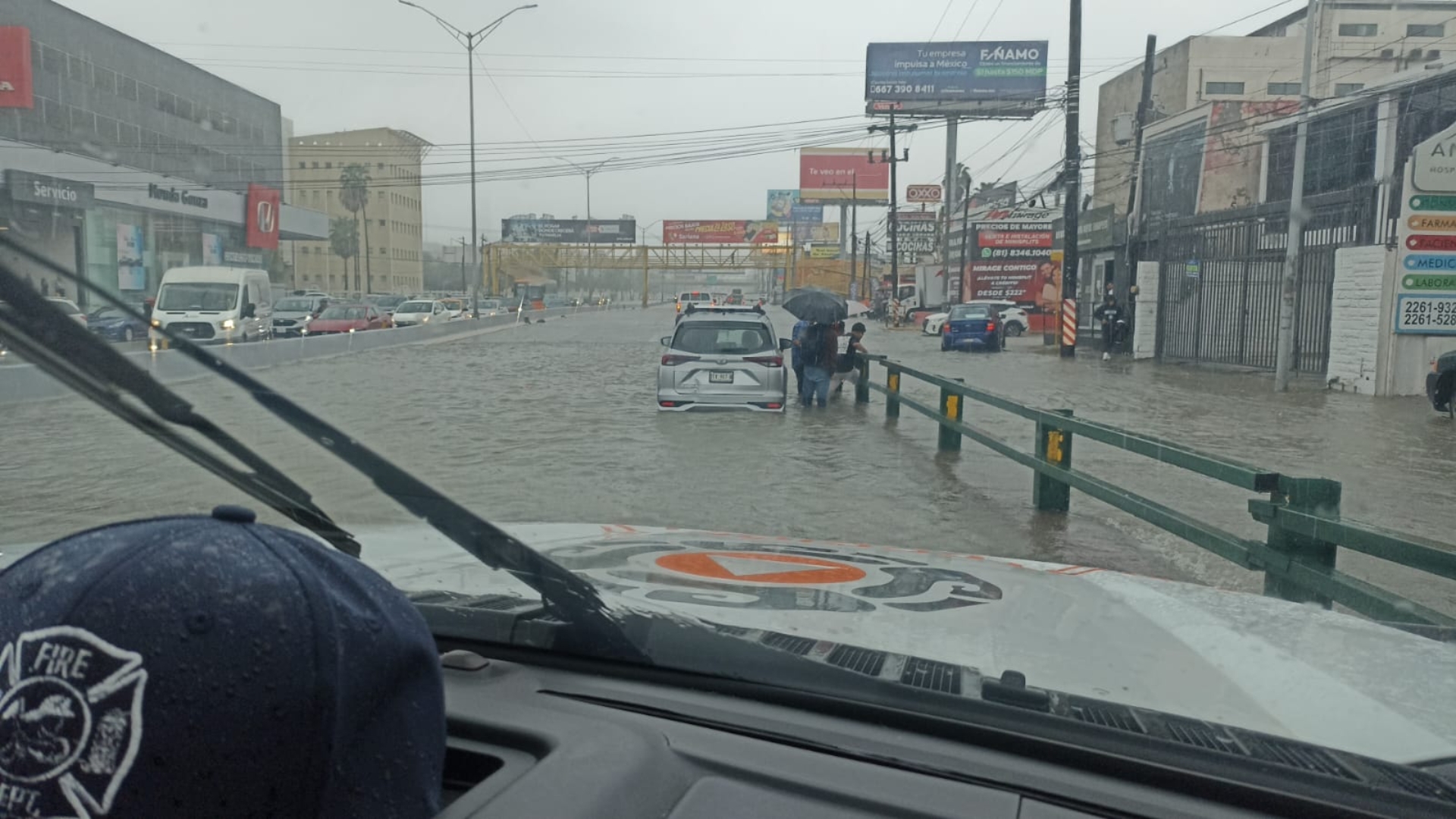 Caos por lluvias en Nuevo León