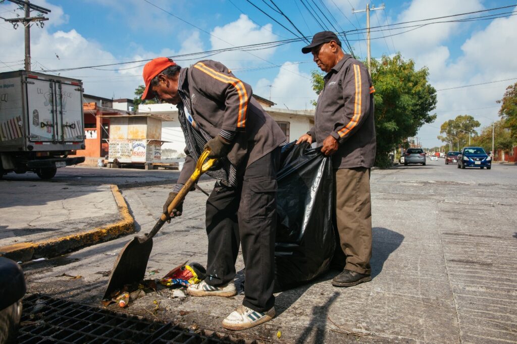 Limpia Guadalupe calles y avenidas tras lluvias