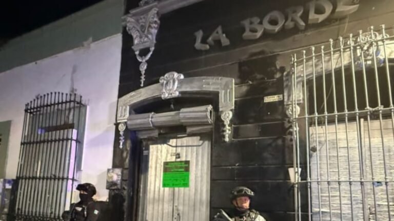 Detienen a ocho tras operativos en bares en el centro de Monterrey: aseguran armas y droga