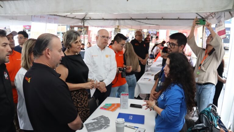 Ofertan más de 700 vacantes para grupos vulnerables en Feria del Empleo