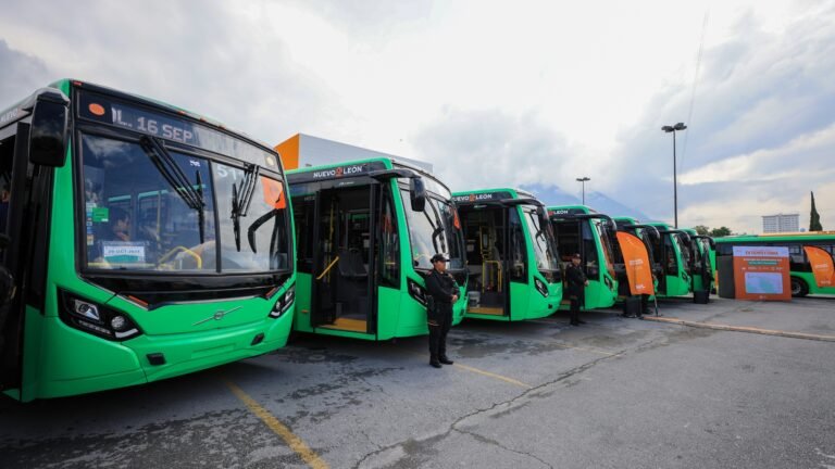 Entrega Samuel 16 unidades para la Ruta 224 Cometas