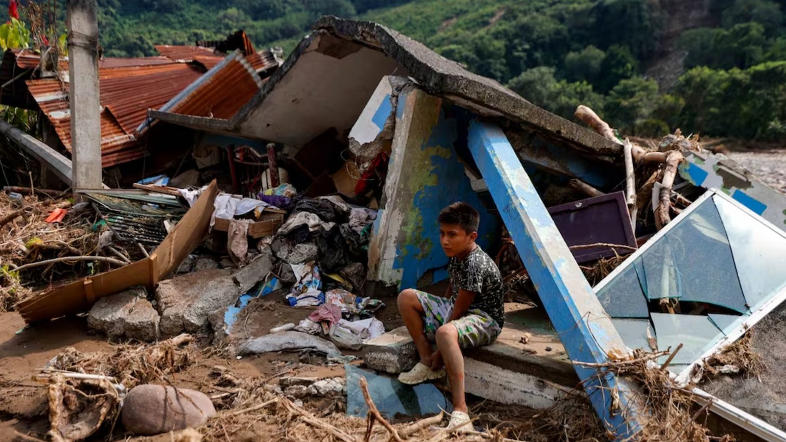 Suman 78 fallecidos y 23 desaparecidos por lluvias e inundaciones en cinco estados