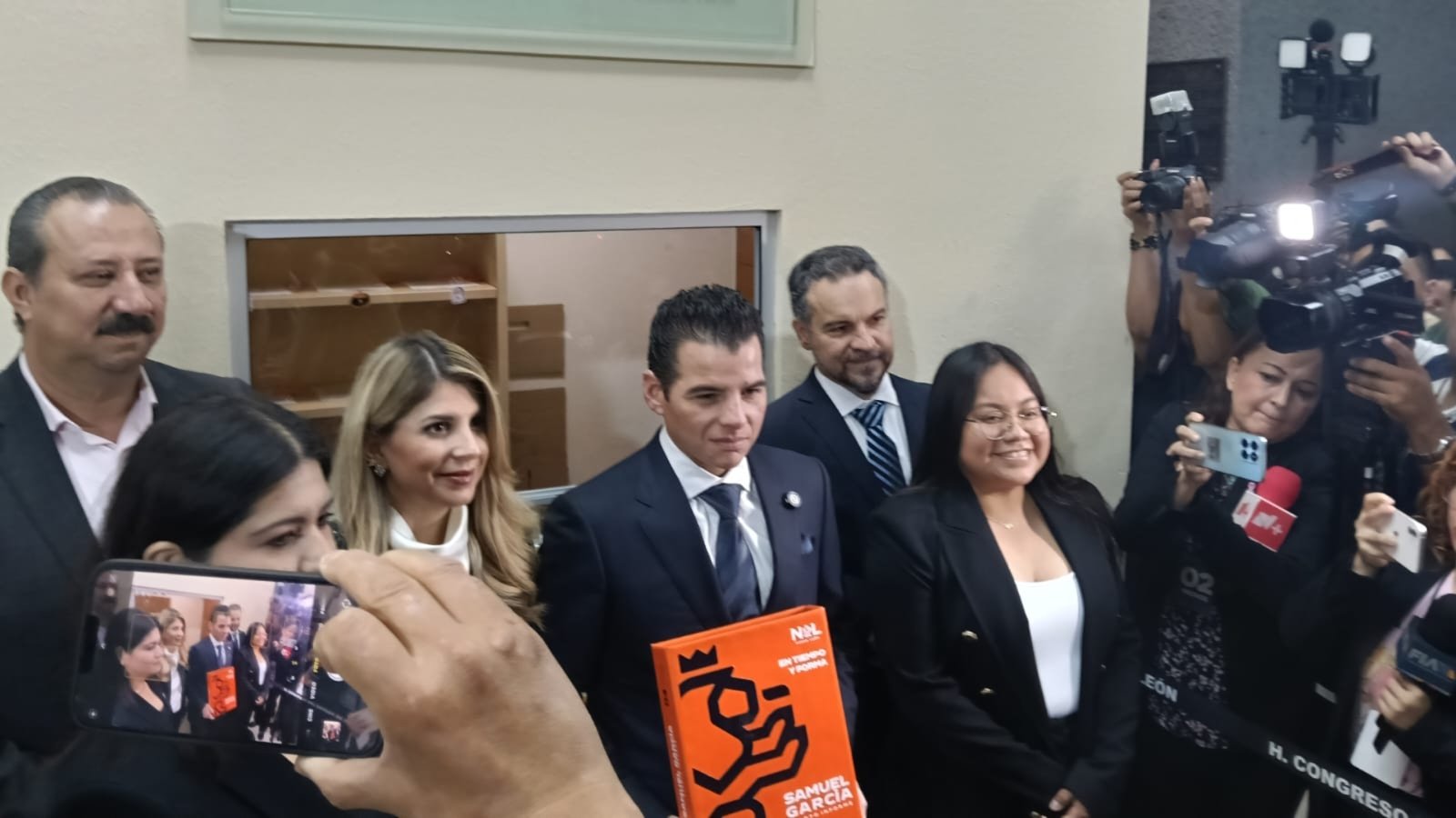 Entrega Miguel Flores informe de gobierno: El Gobernador no acudió