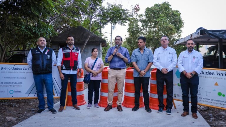 Entrega David de la Peña nueva vialidad en la comunidad de La Cieneguilla