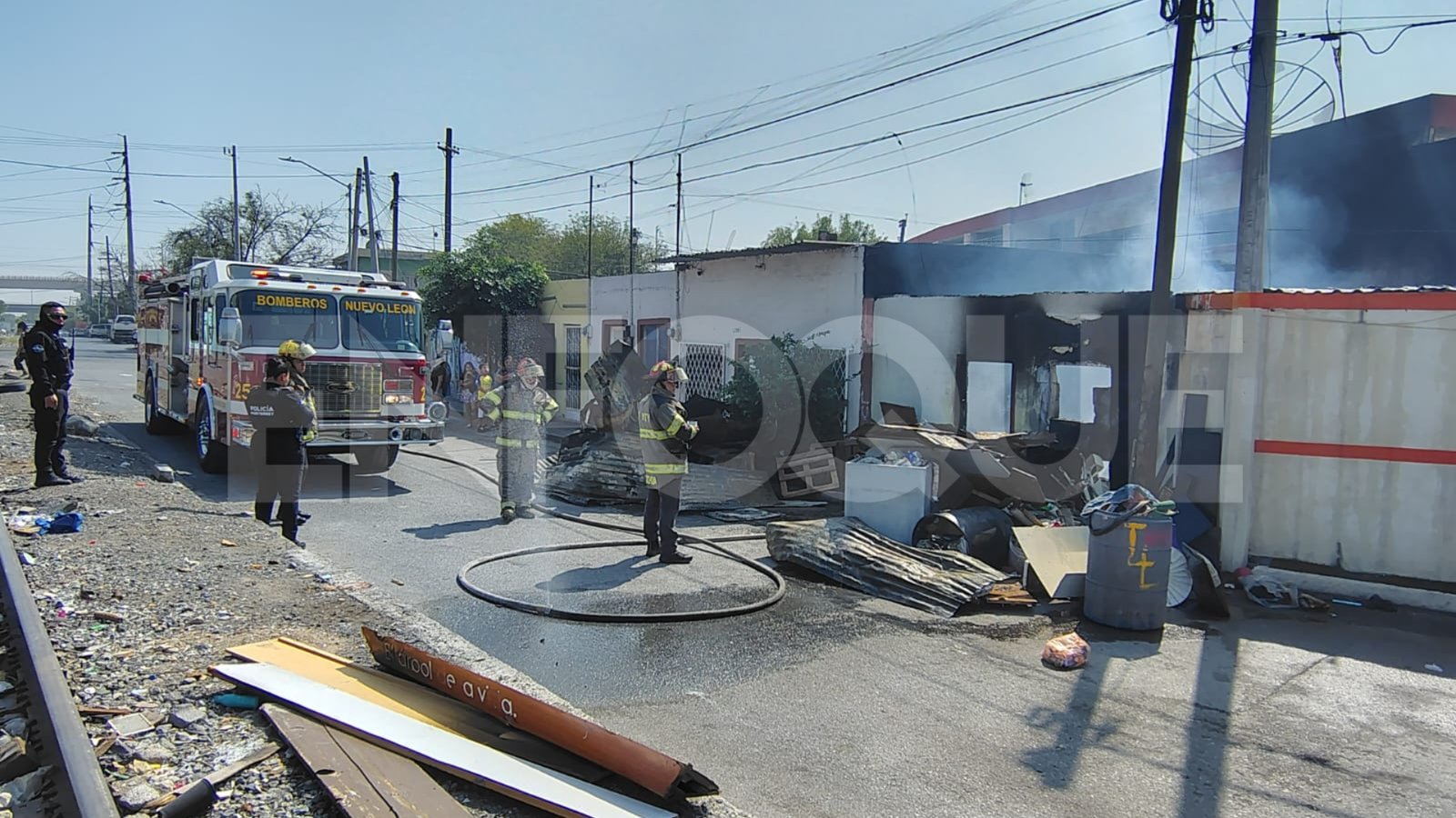 Incendian vivienda tras discusión de pareja en Monterrey