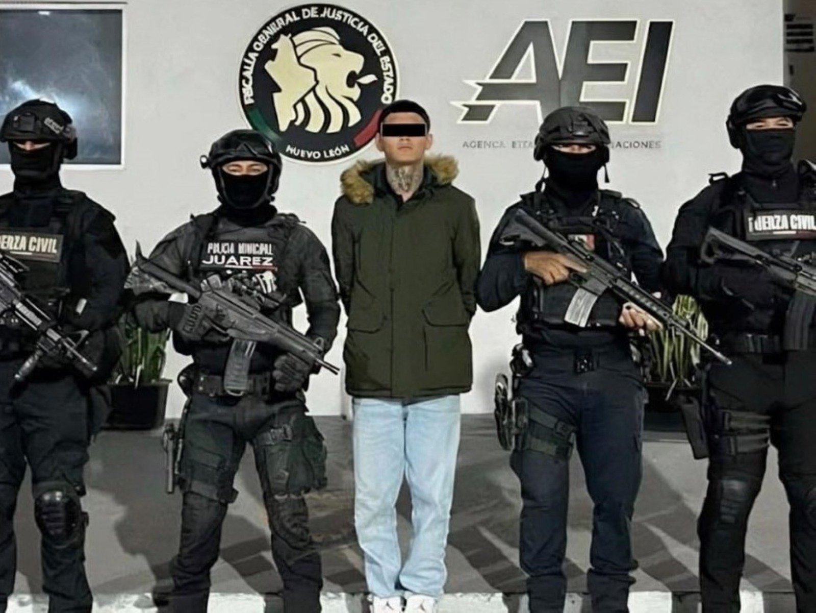 4f3fb260-6367-4d5d-aaa8-73d54c488e05