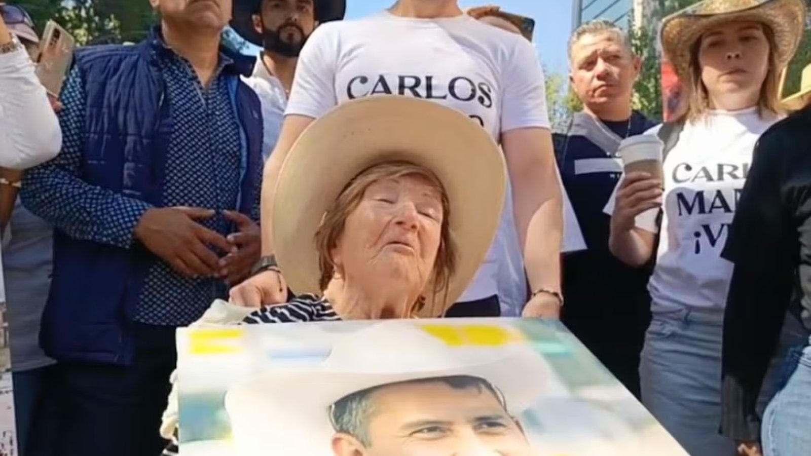 abuela de Carlos Manzo acusa a Leonel Godoy