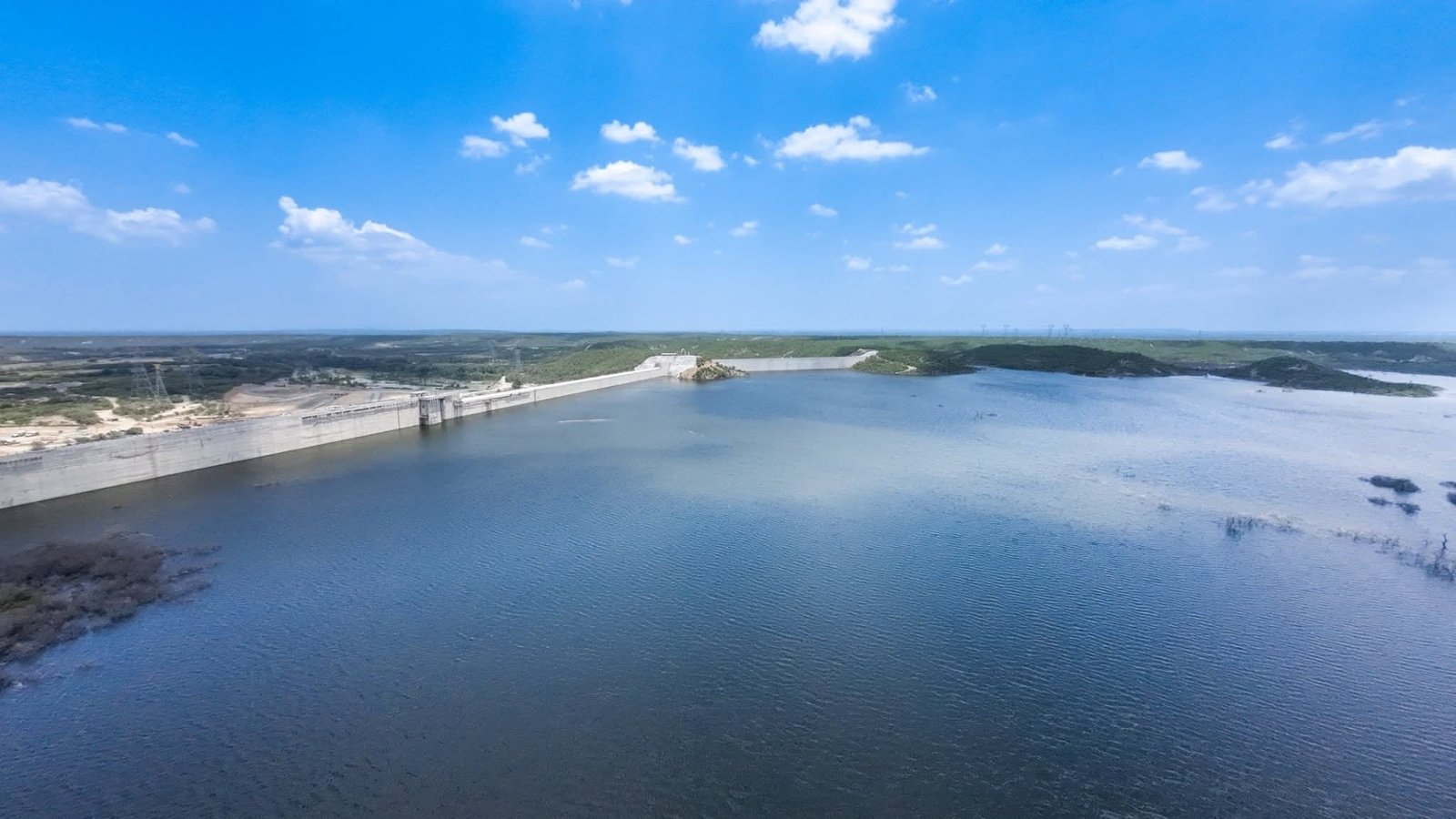 Asegura Samuel no heredar escasez hídrica