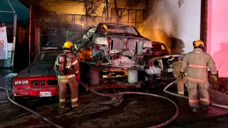 Incendio en negocio de metales en San Nicolás moviliza a cuerpos de auxilio