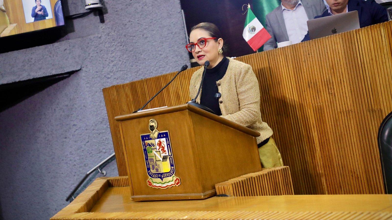 Buscan dotar de ambulancias a municipios rurales