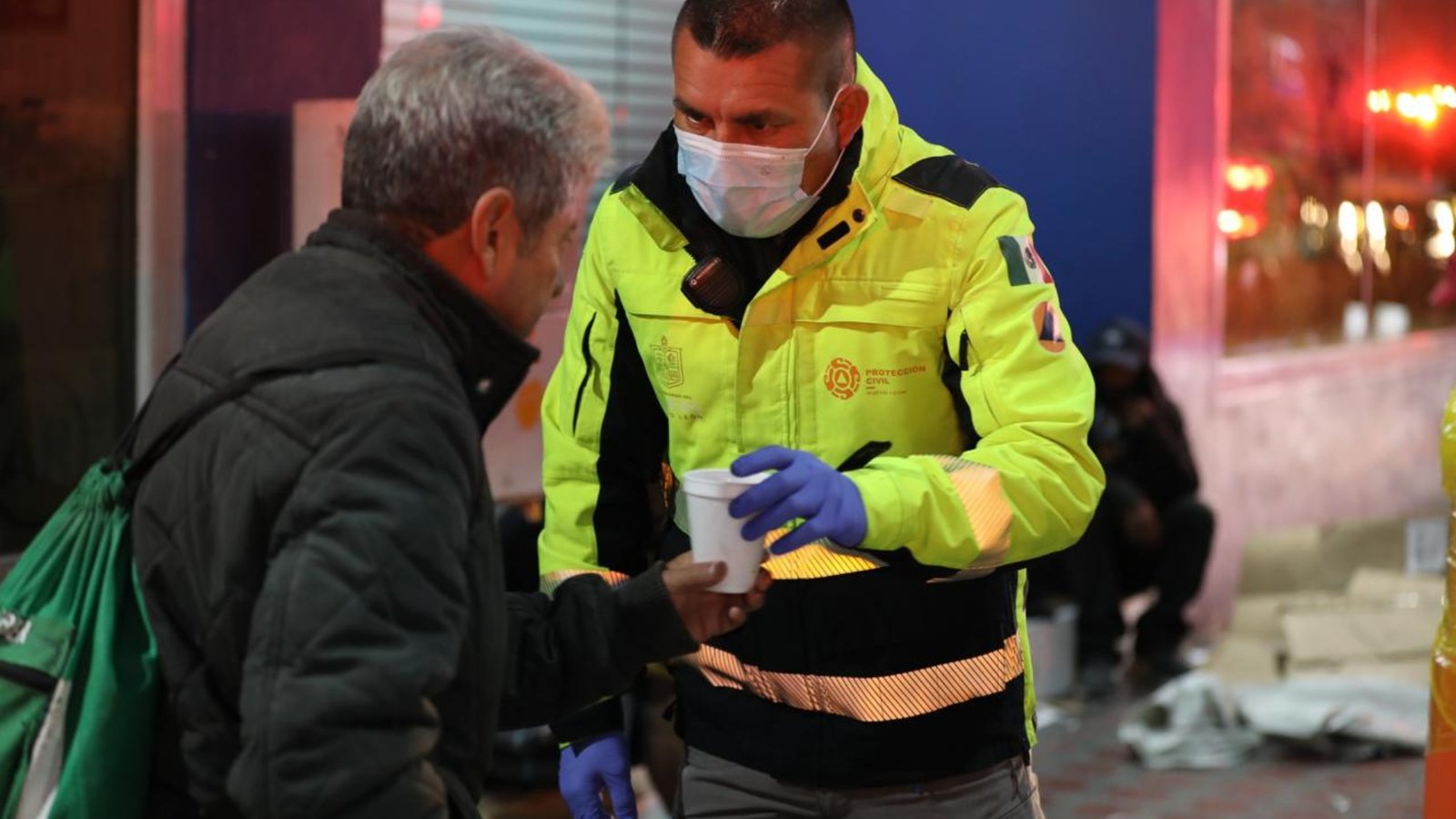 Activa Protección Civil Nuevo León operativo carrusel por bajas temperaturas