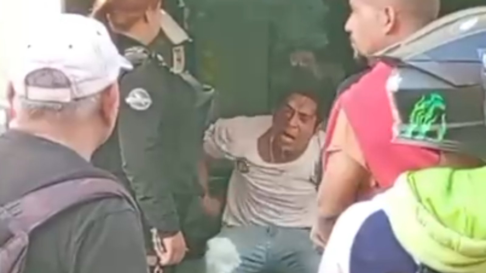 Agresión en baños públicos del Centro de Monterrey