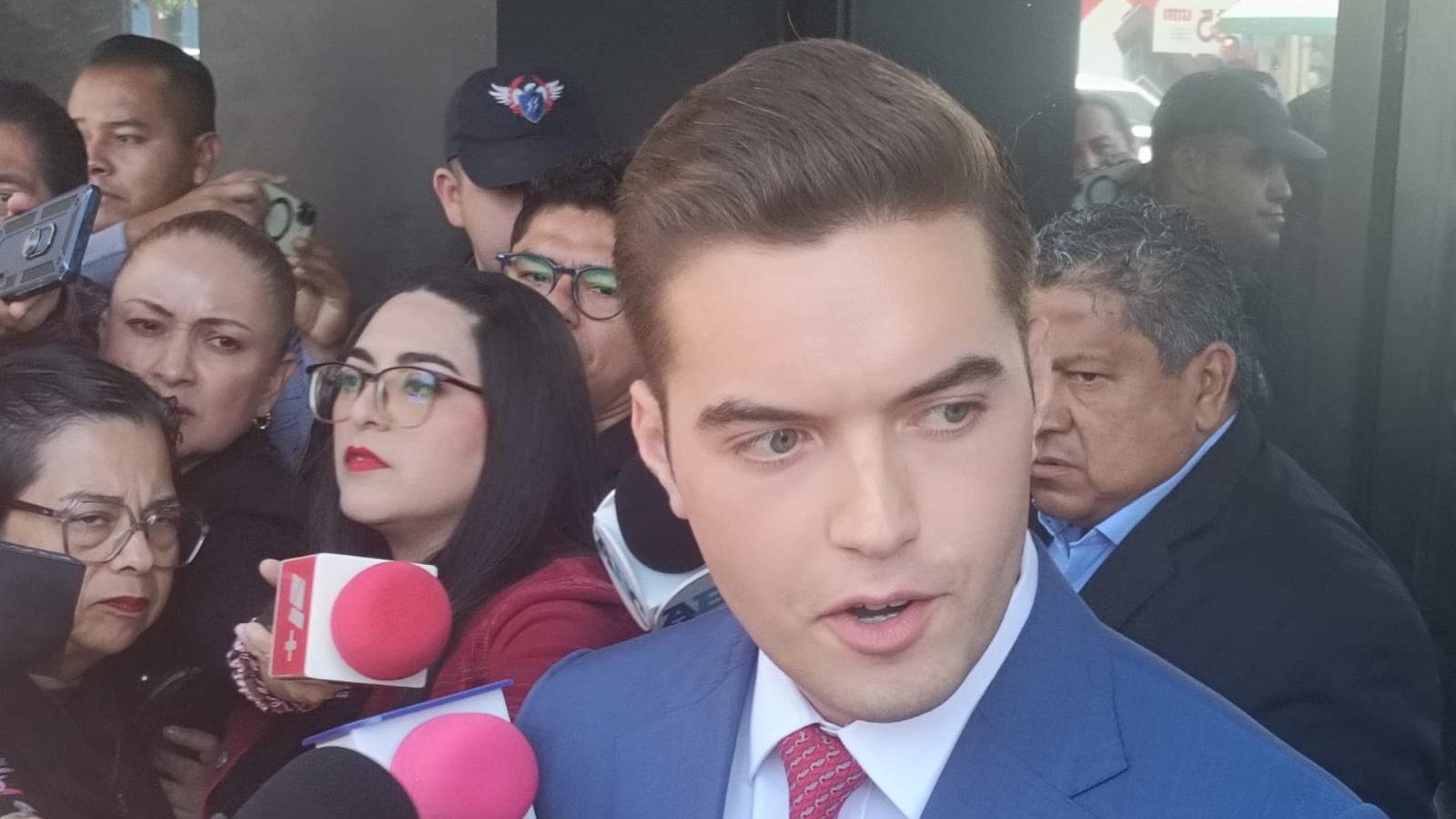 Jesus Elizondo abandona sesion del congreso por ueva deuda