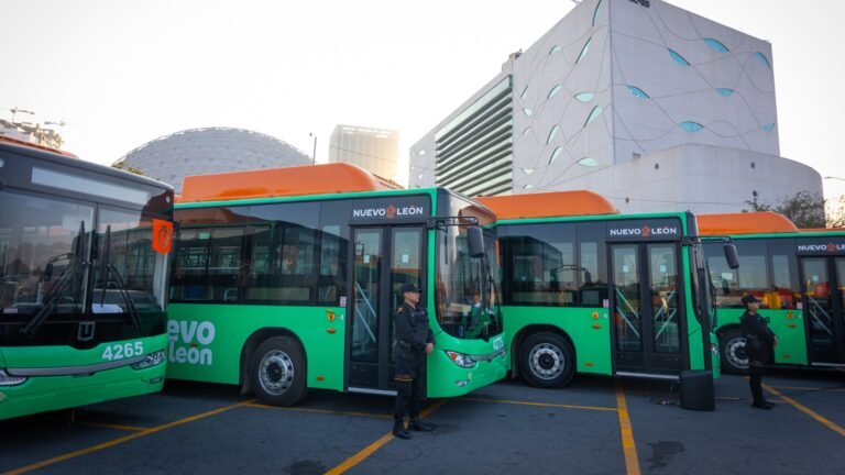 Nuevos camiones de la Ruta Más Palomas en Monterrey