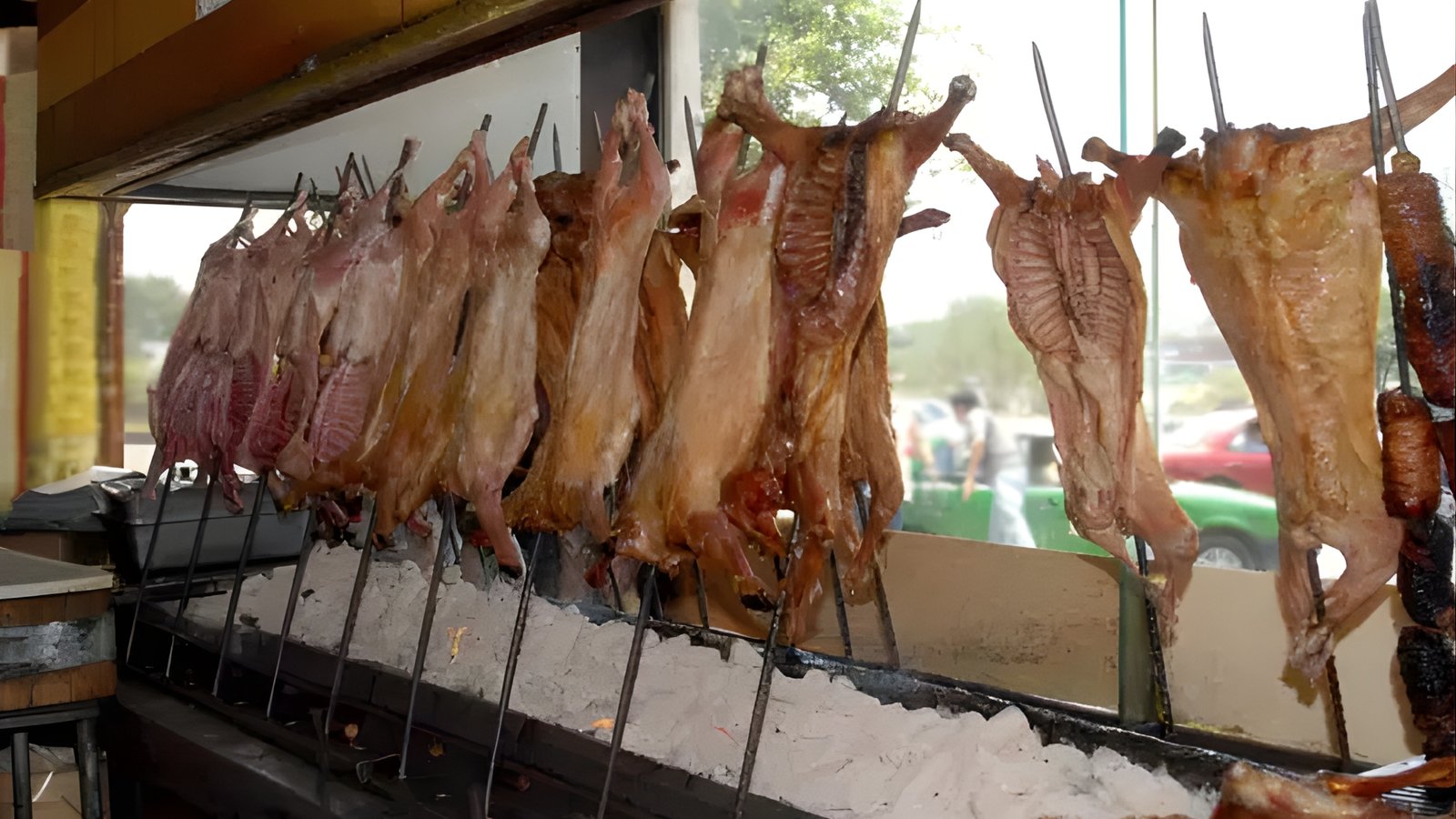 Exigen atender escasez del cabrito en Nuevo León