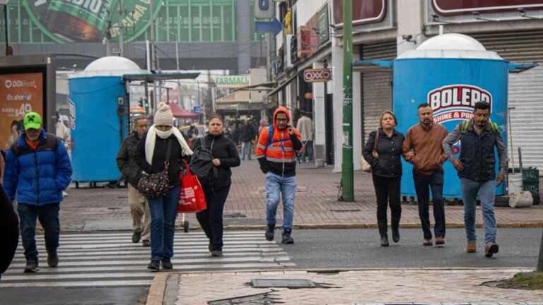 Clima nublado en Monterrey 9 grados
