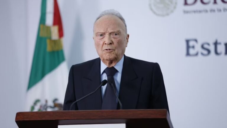 Sheinbaum salida Gertz Manero FGR embajada