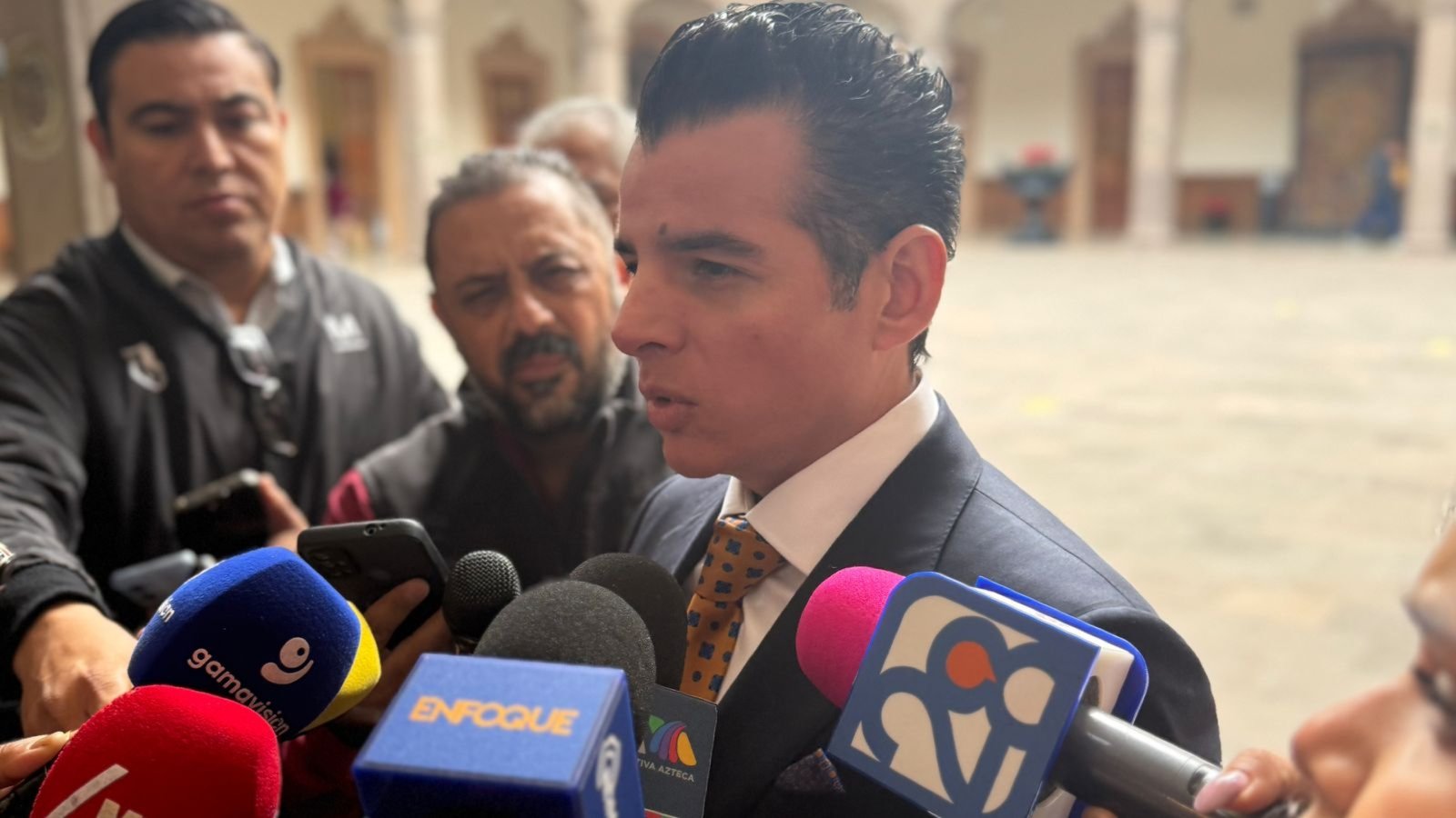 Miguel Ángel Flores Serna en conferencia