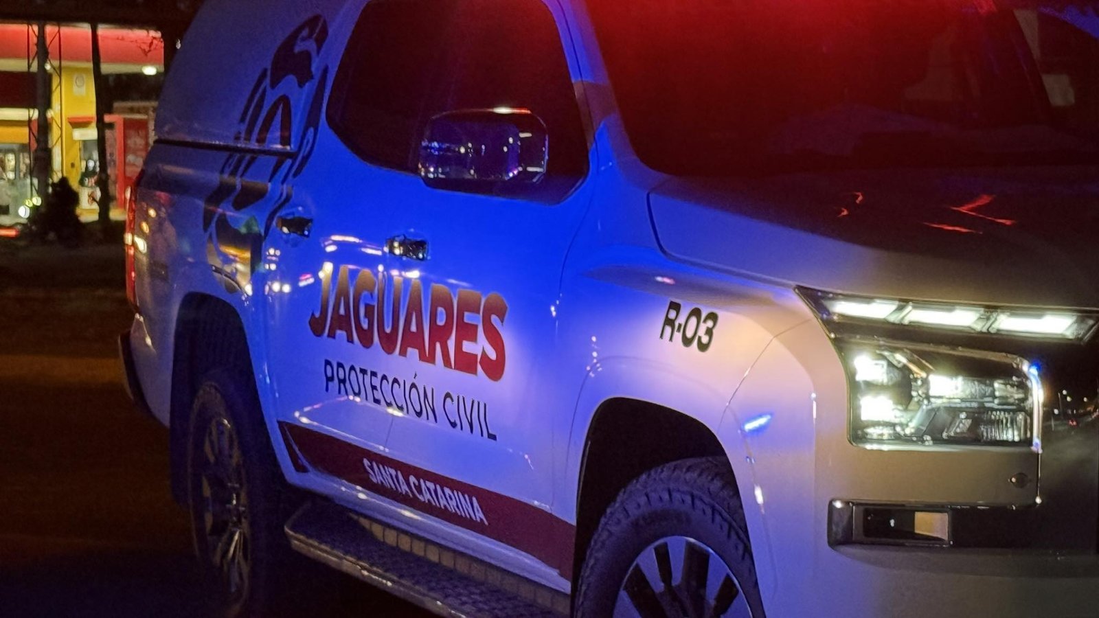 Operativo tras volcadura de vehículo RZR en La Huasteca, Santa Catarina