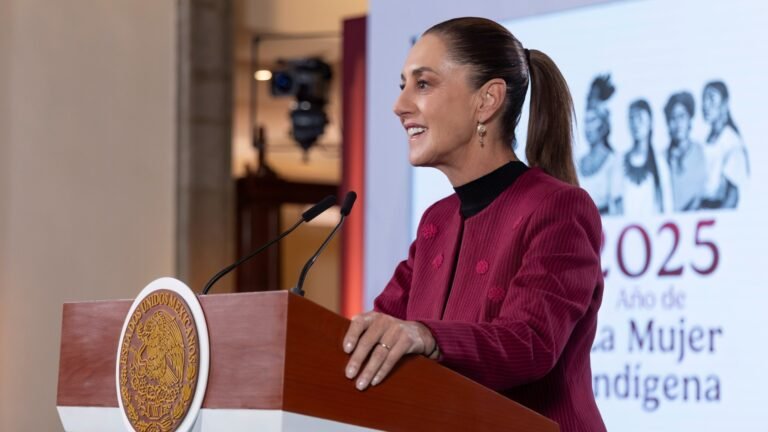 Sheinbaum entra al Top 5 de mujeres más poderosas según Forbes