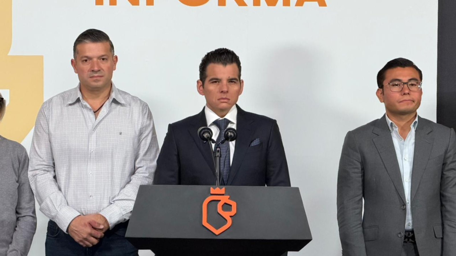 Flores Serna en rueda de prensa sobre Presupuesto 2026 en Palacio de Gobierno