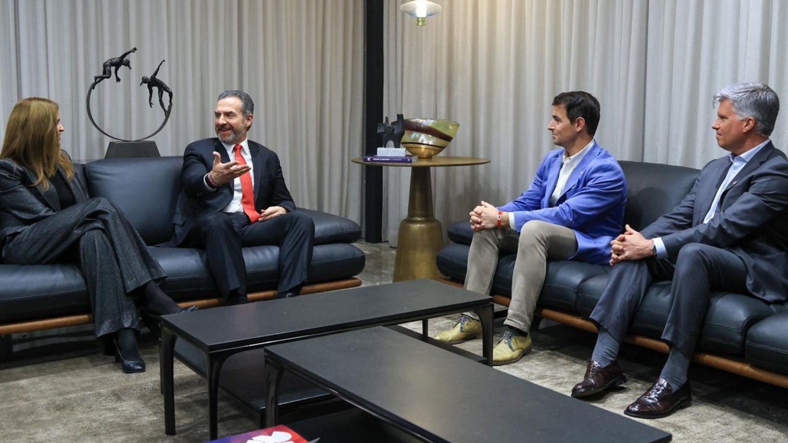 reunión entre el Gobierno de Monterrey y la delegación de Canadá rumbo al Mundial 2026.