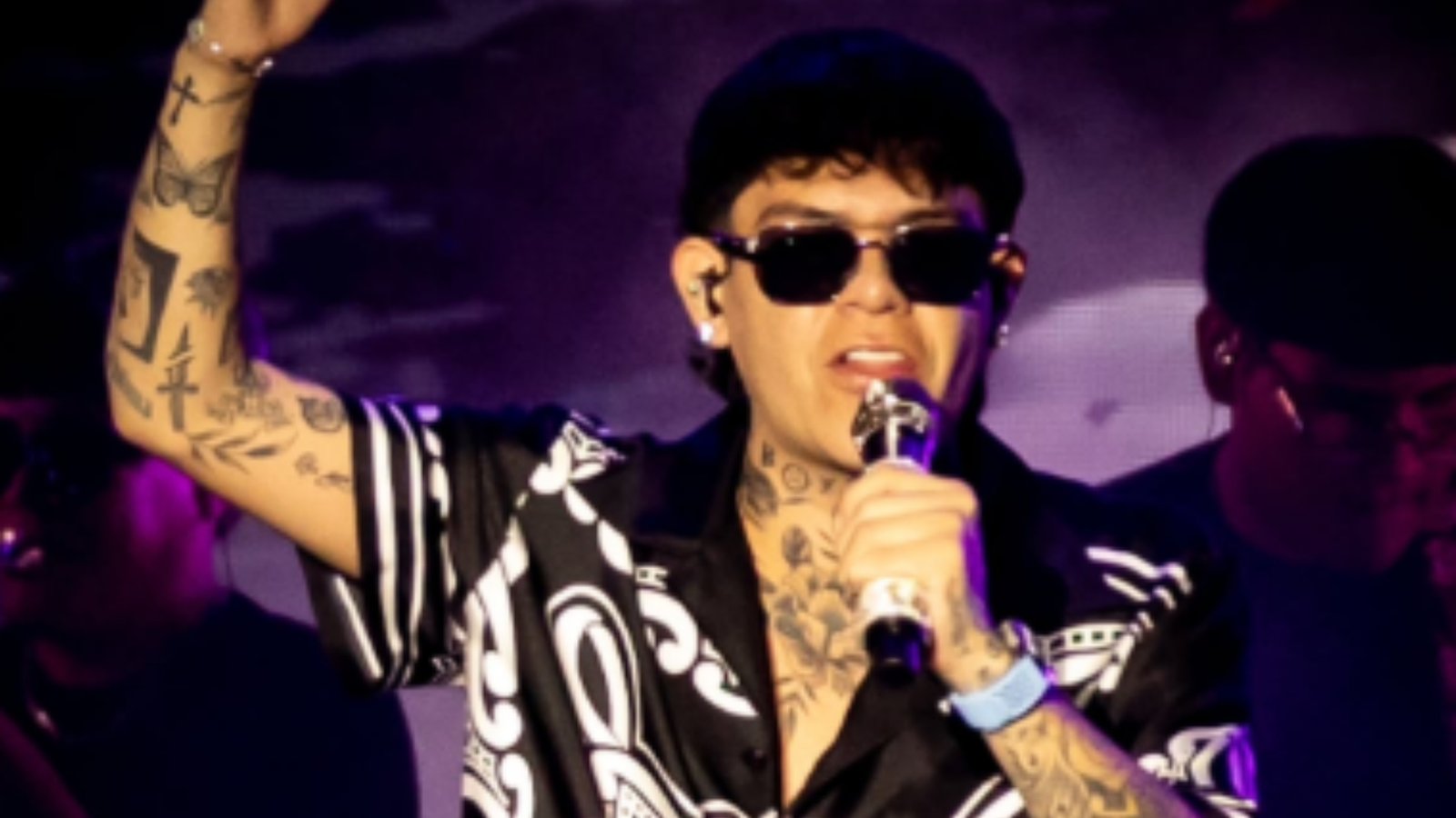 Junior H en concierto en Monterrey durante su gira 2025