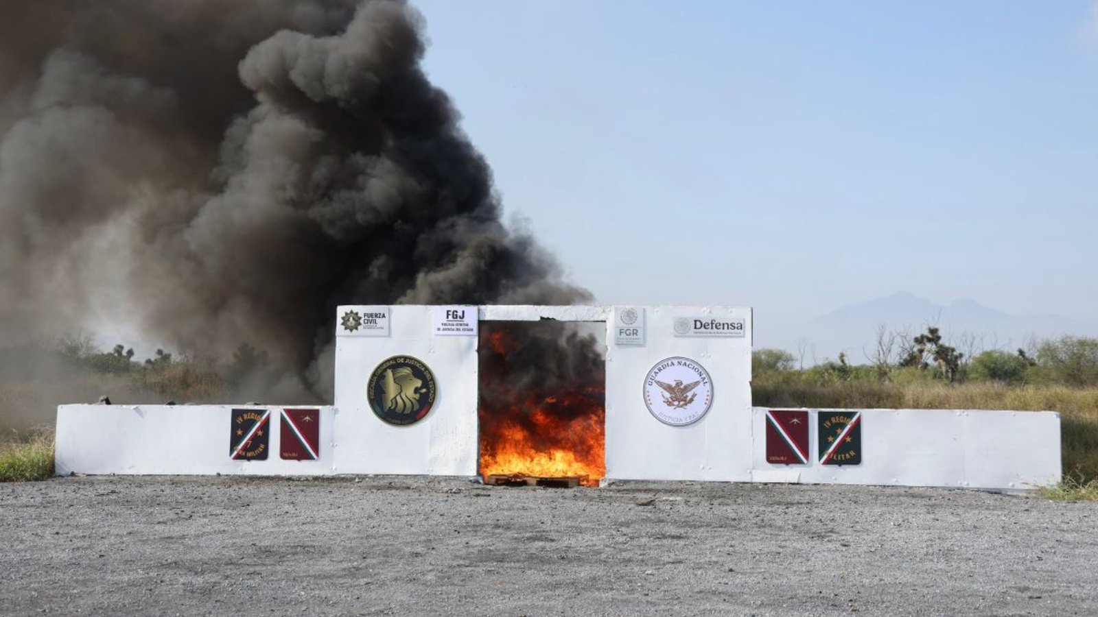 incineración de droga asegurada en el Campo Militar de Nuevo León.