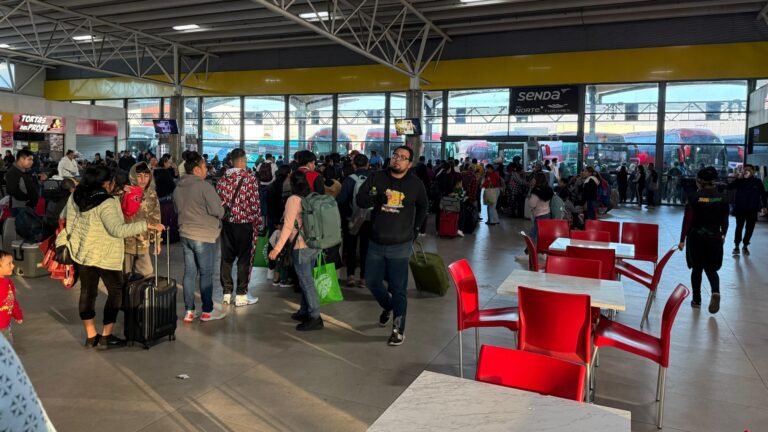 Alta afluencia en la Central de Autobuses de Monterrey en vacaciones