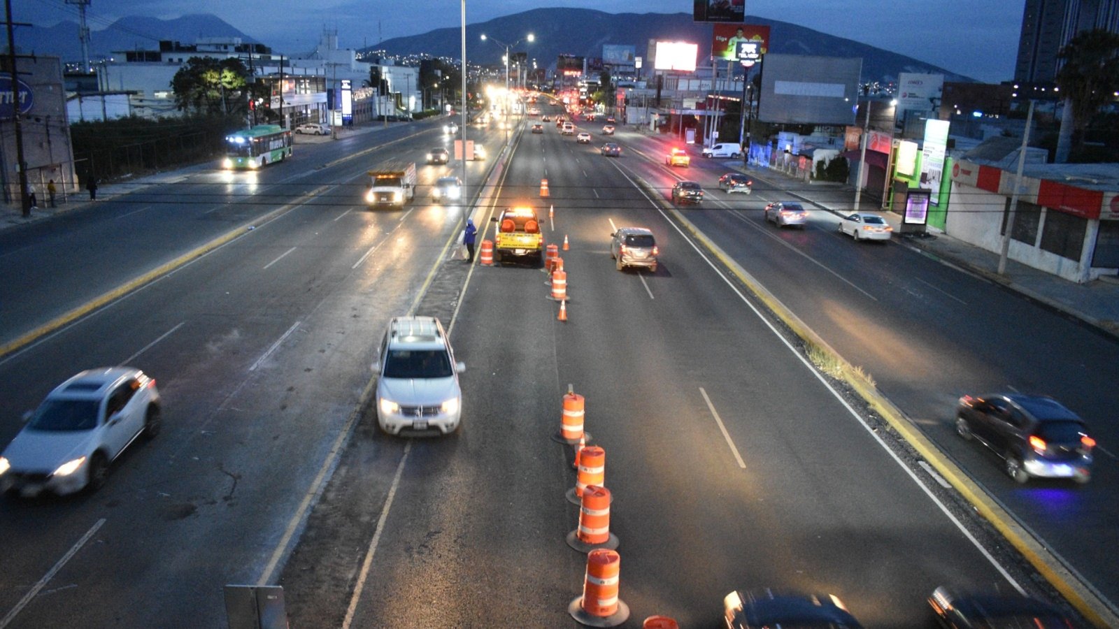 Monterrey suspende carriles reversibles por vacaciones