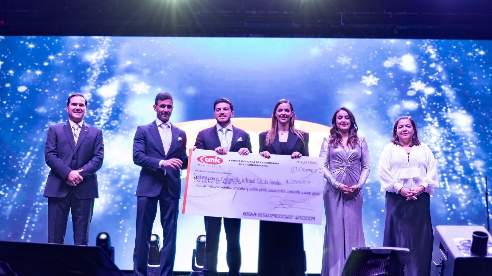 Agradece Samuel donación de 2.8 mdp de CMIC al DIF NL