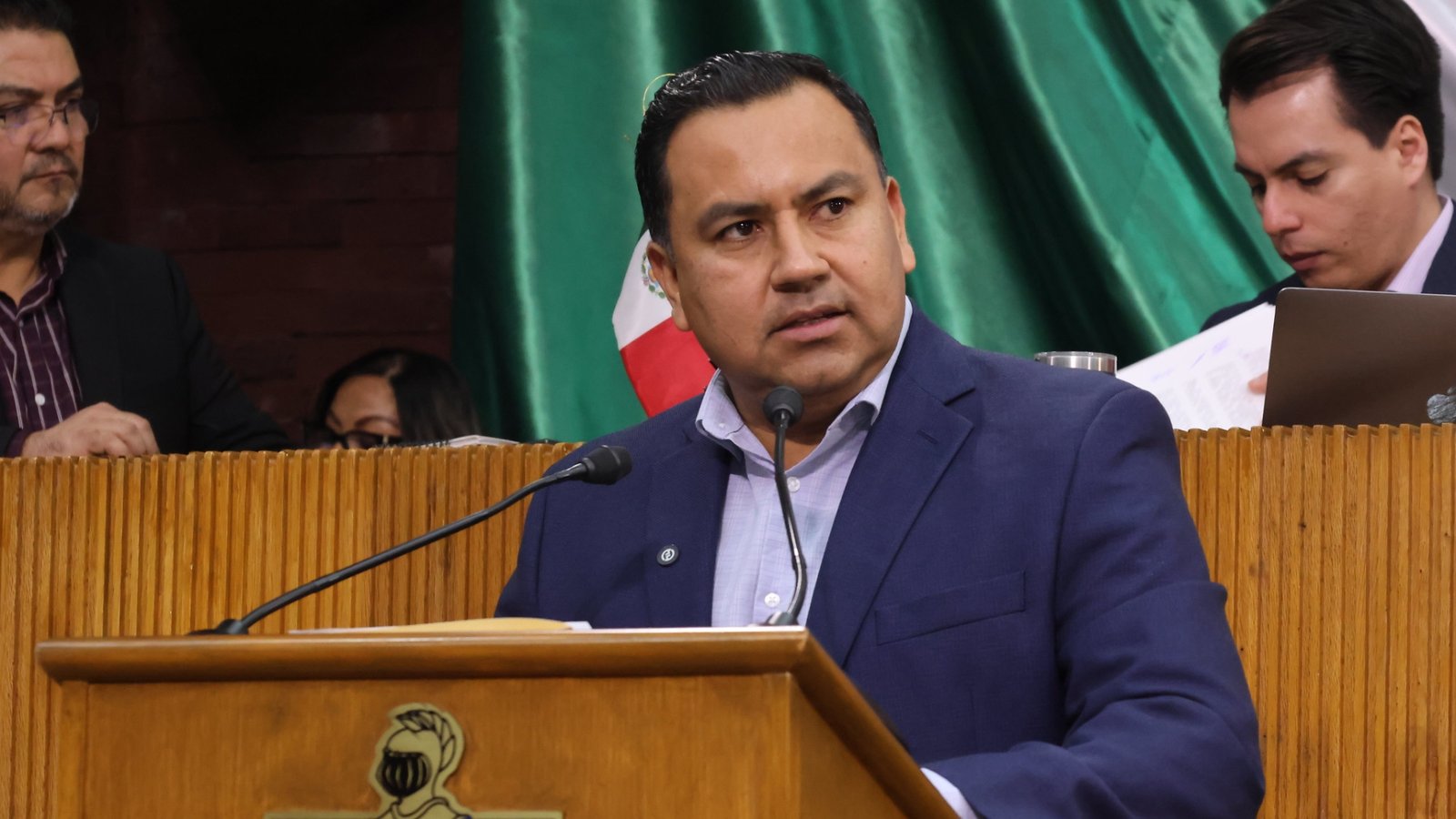 PRI propone recursos alumbrado escolar Nuevo León