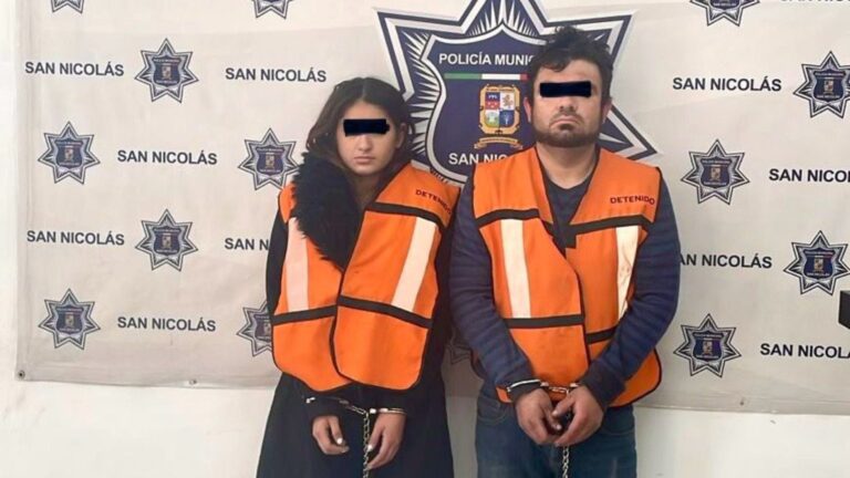 Detienen a pareja con vehículo usado en ejecución en San Nicolás