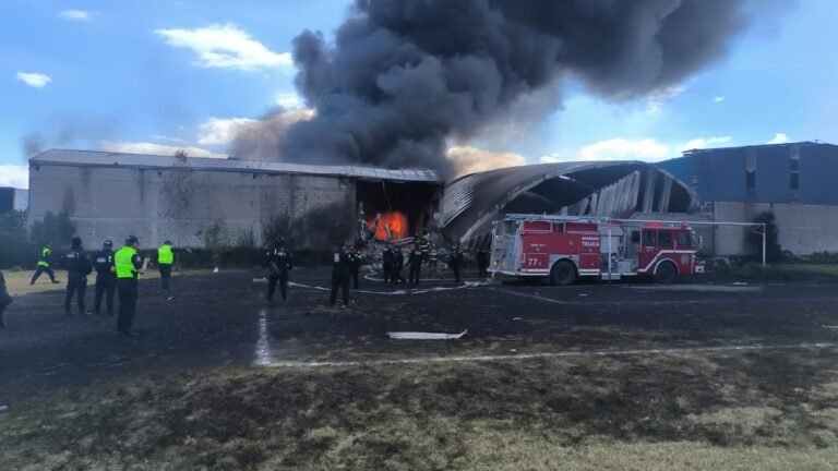 Se desploma avioneta cerca del Aeropuerto de Toluca