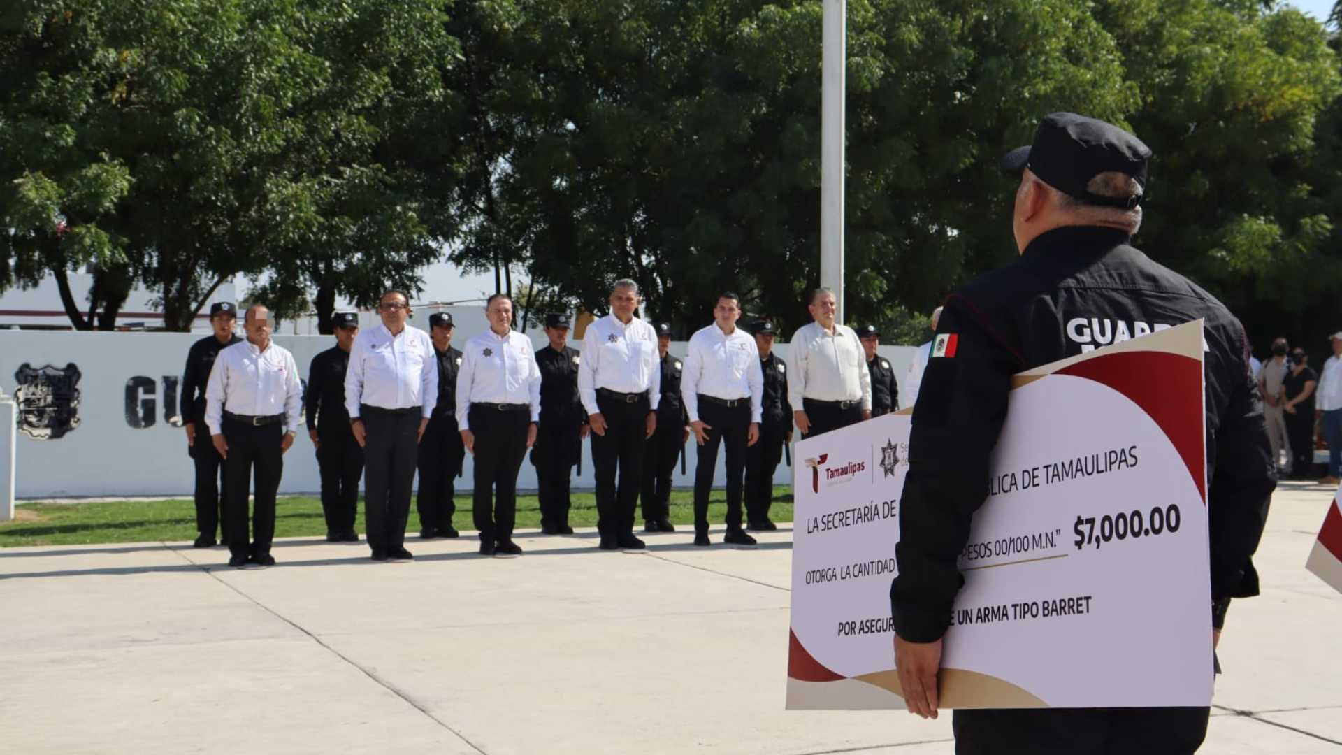 SSP Tamaulipas entrega estímulos económicos a Guardia Estatal