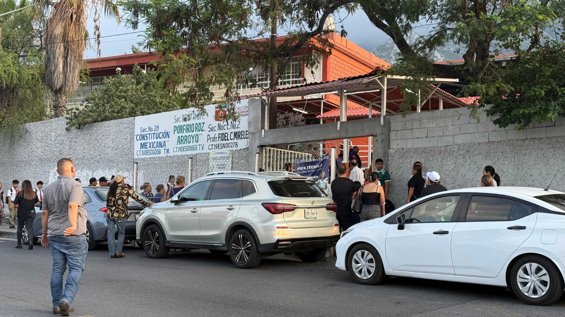 Regresan más de un millón de alumnos a clases en Nuevo León